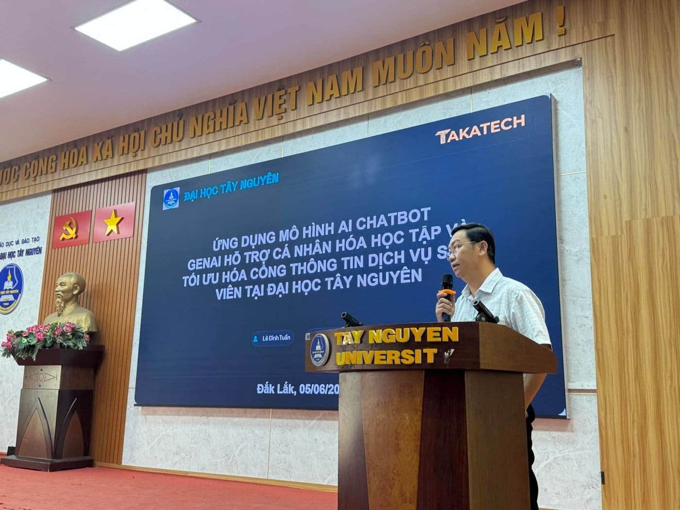 TakaTech chia sẻ về AI chatbot tại Trường Đại học Tây Nguyên